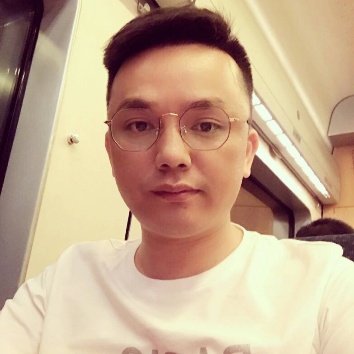 真淳浅吻若溪的照片