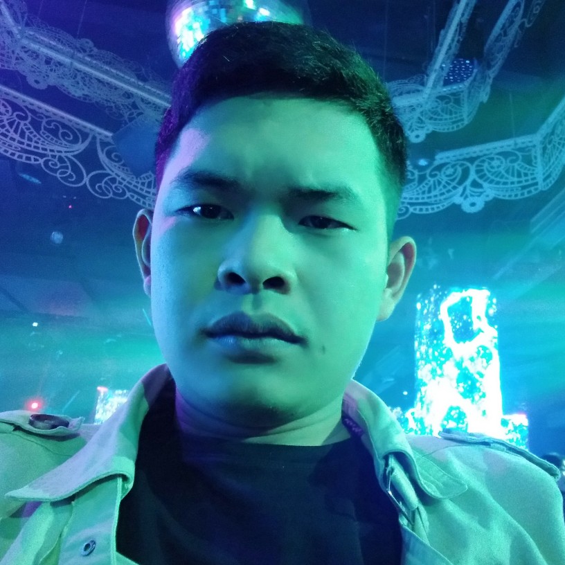 丝袜深拥想人陪的照片