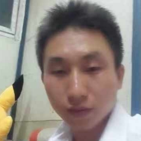 糊涂爱恋板凳的照片