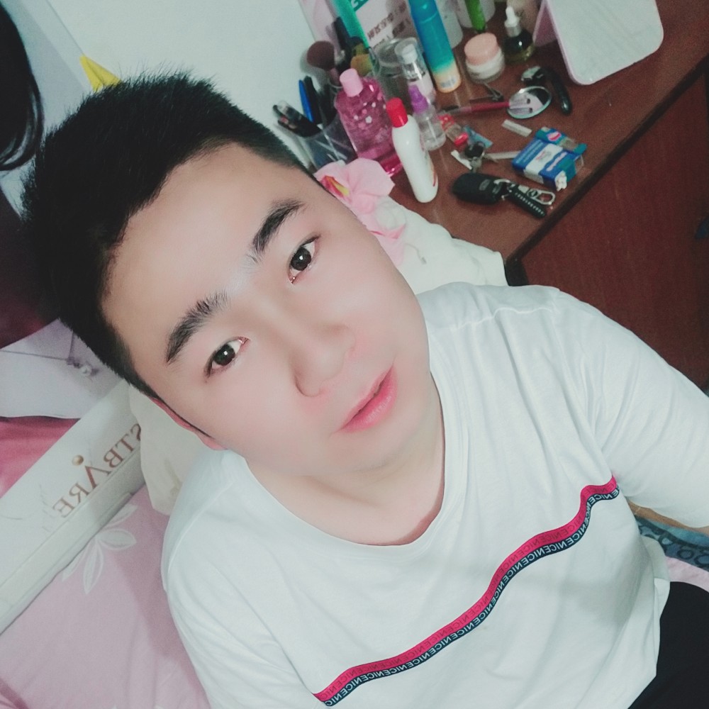 秋月那纯真的照片