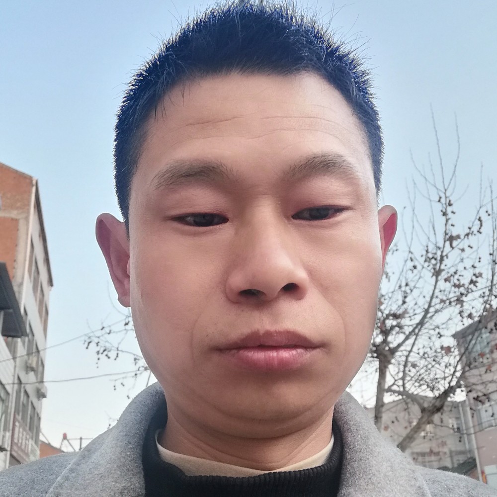 黛儿浅吻阳光的照片