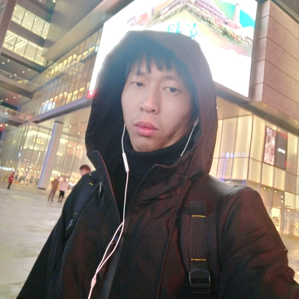 小蘑菇拼搏的照片