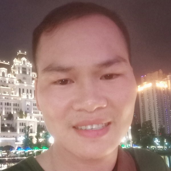奔跑骆驼的照片