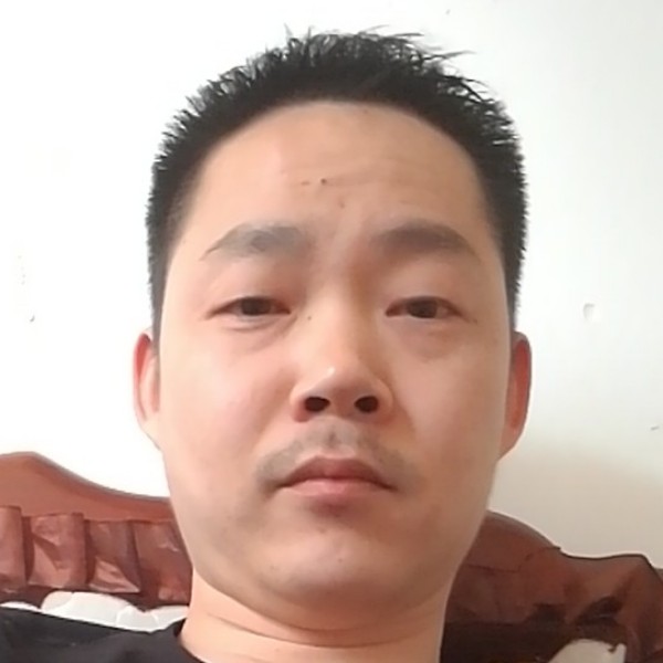 隔壁的小王同志的照片