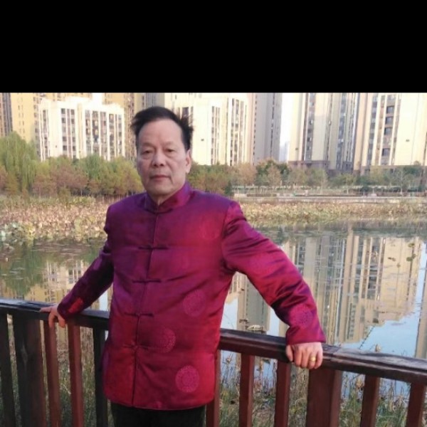 怕孤单踢唇膏的照片