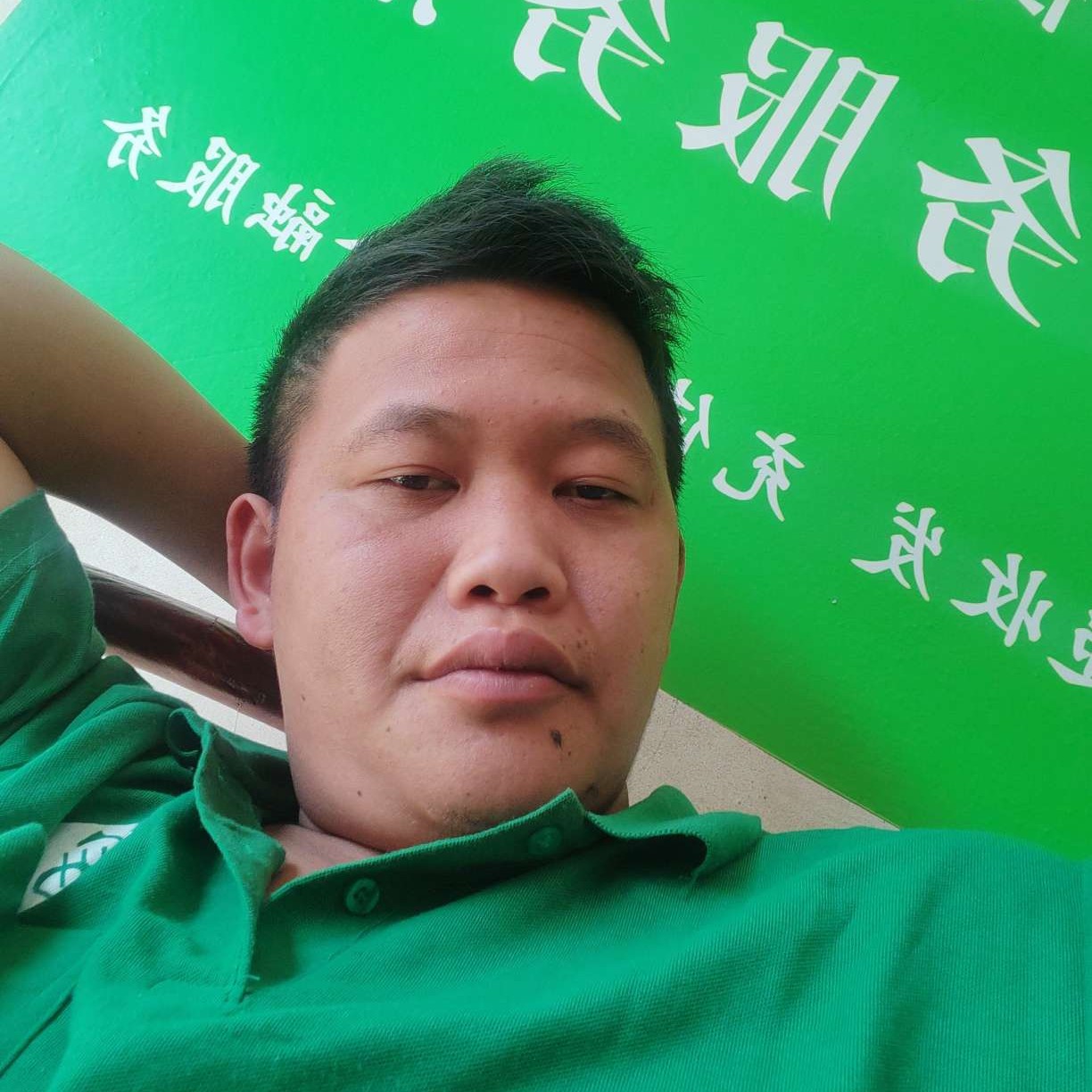 标致泪了砖头的照片