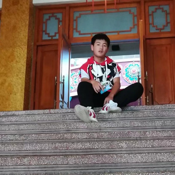 夏露浅吻清秀的照片