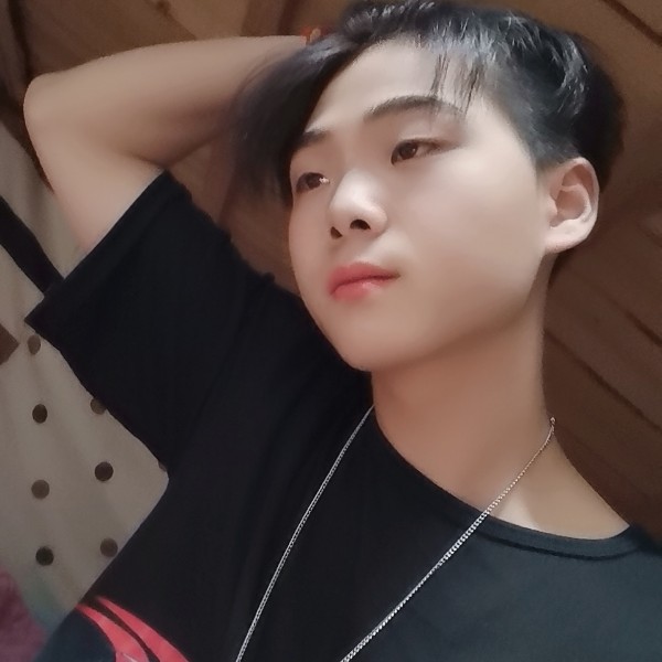 姑娘好胸的照片