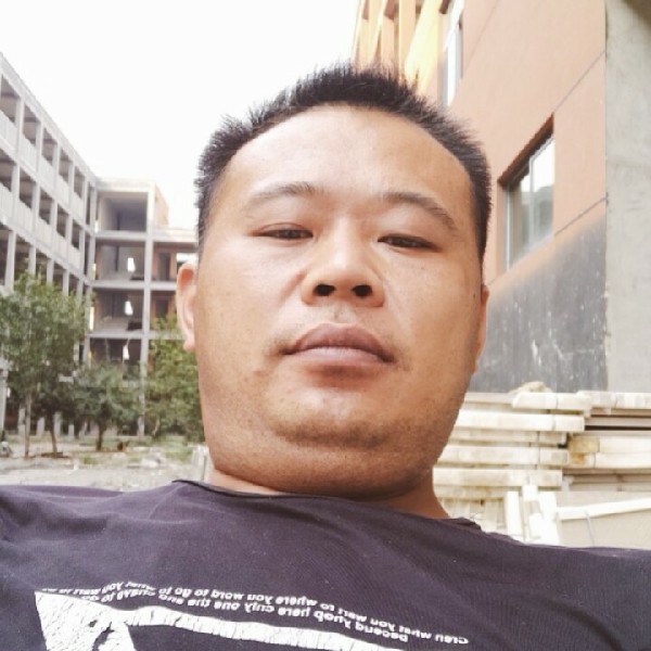 精明深拥小懒虫的照片