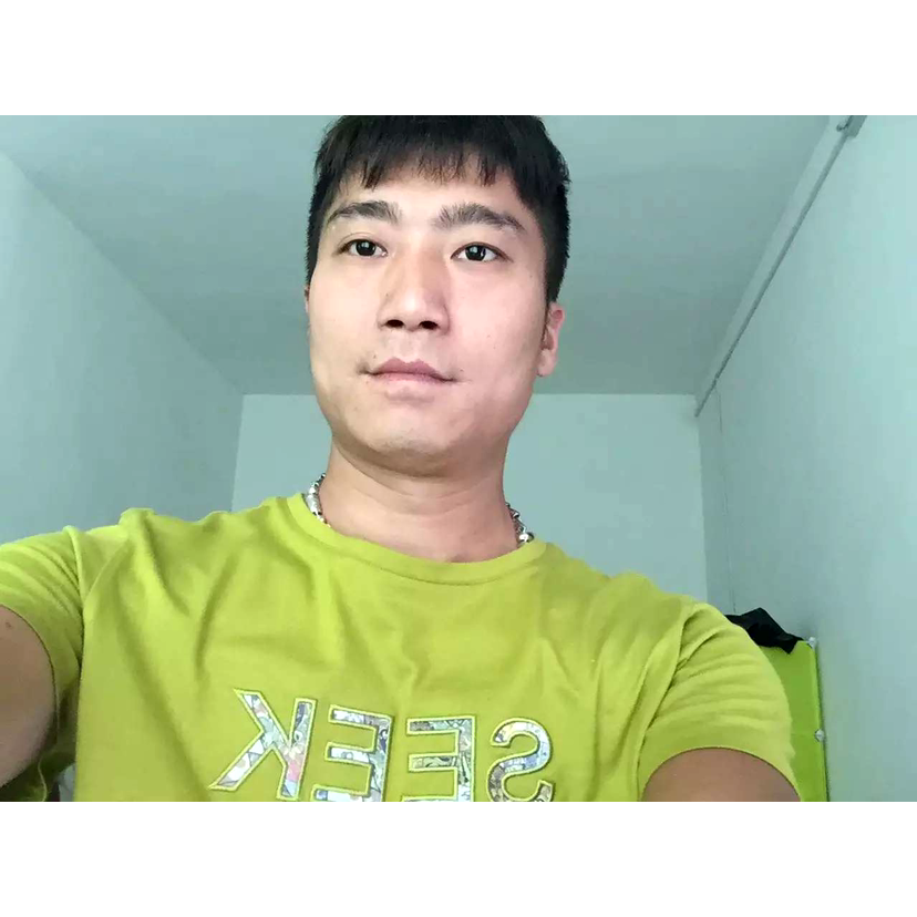 热情回首陌颜的照片