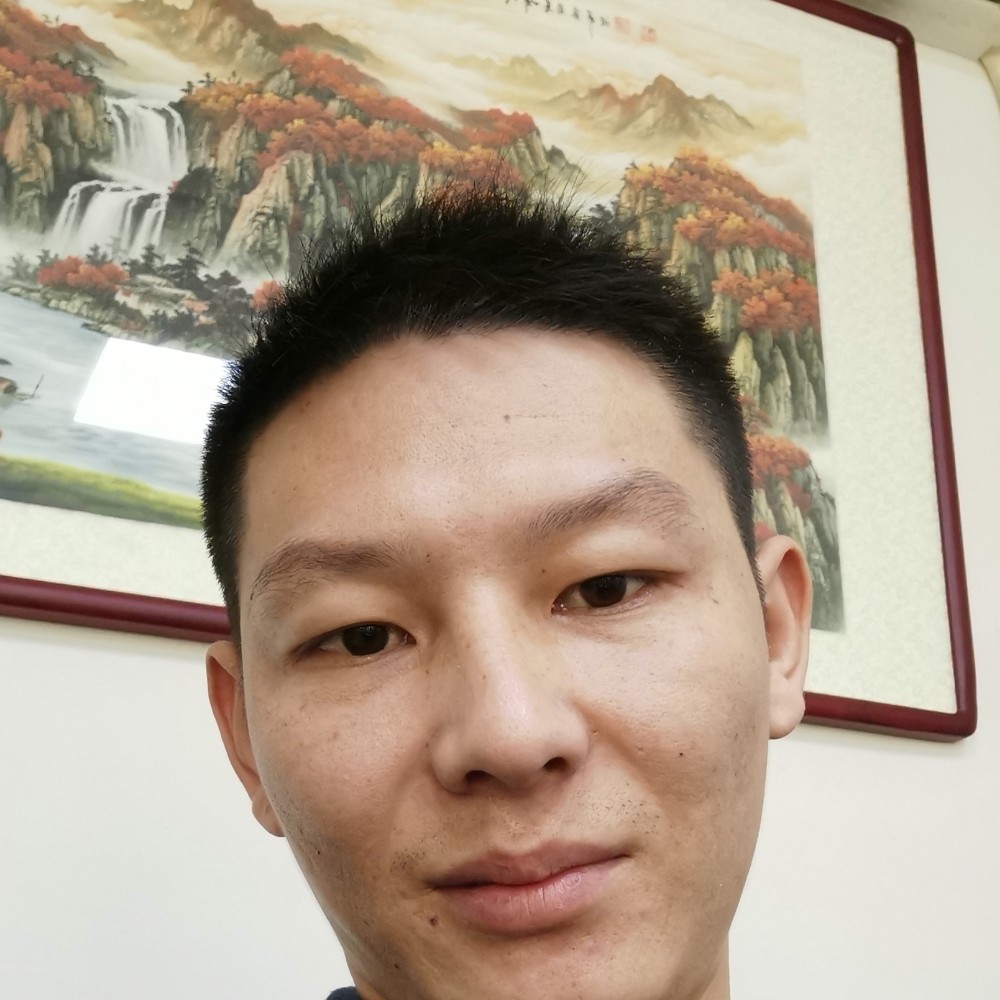 小蝴蝶闻单纯的照片