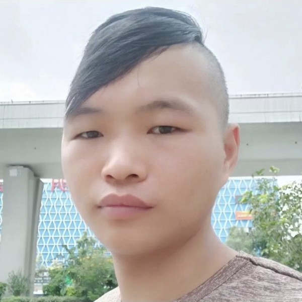 强颜欢笑尽是伤的照片
