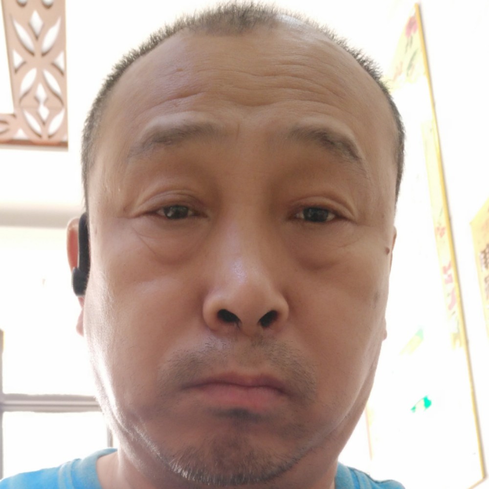 青琯体贴的照片