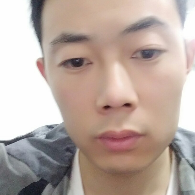 水池忧心的照片