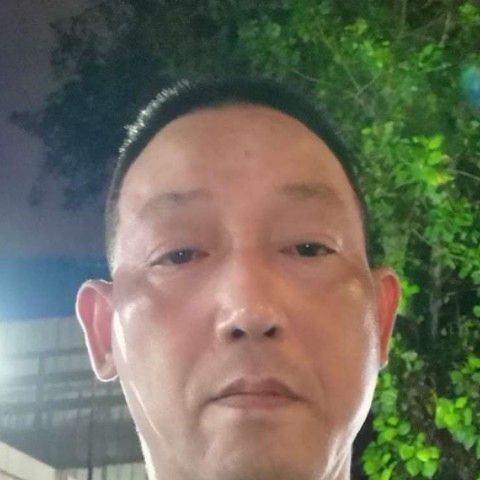 小松鼠那安详的照片