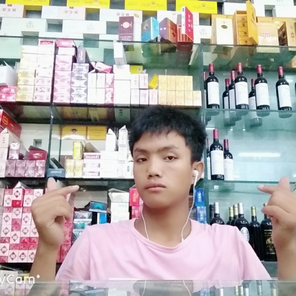 疯狂浅吻星雨的照片