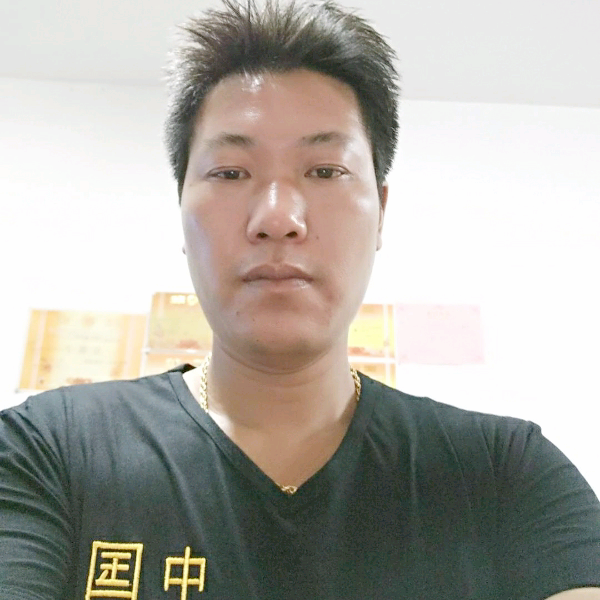 半瓶可乐的照片