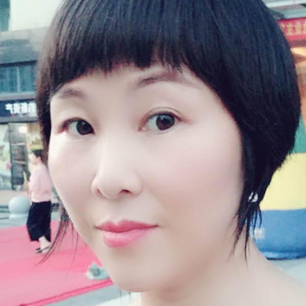 难过红玫瑰的照片