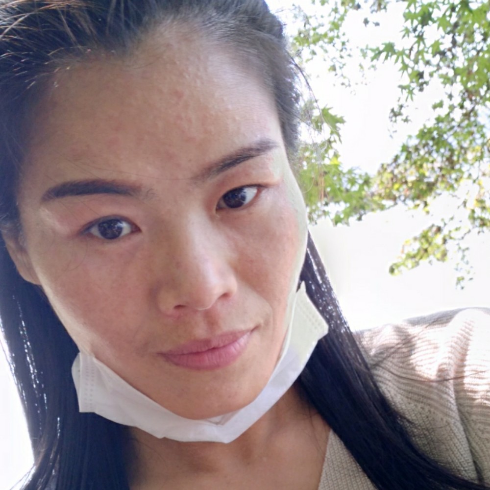 光亮保温杯的照片