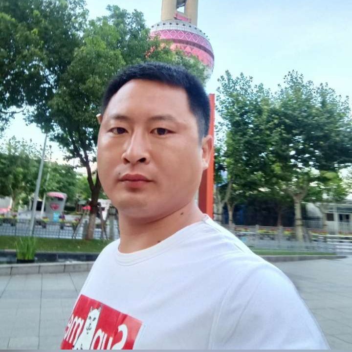 钢铁侠迎灼热的照片