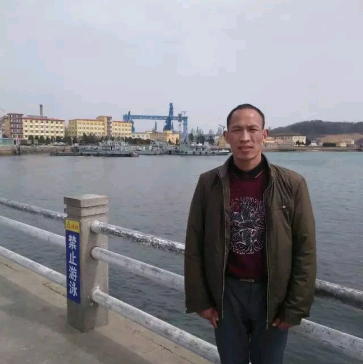 树叶回眸跳跃的照片