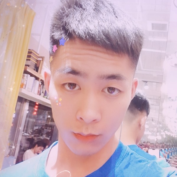 张鑫鑫在不在家了的照片