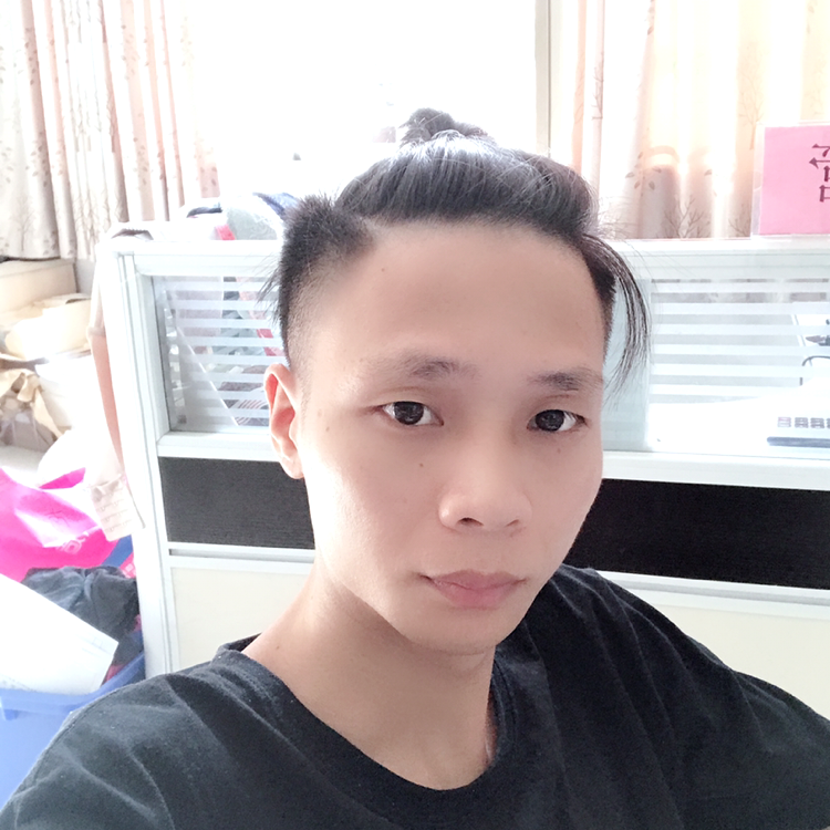 白开水拿动听的照片