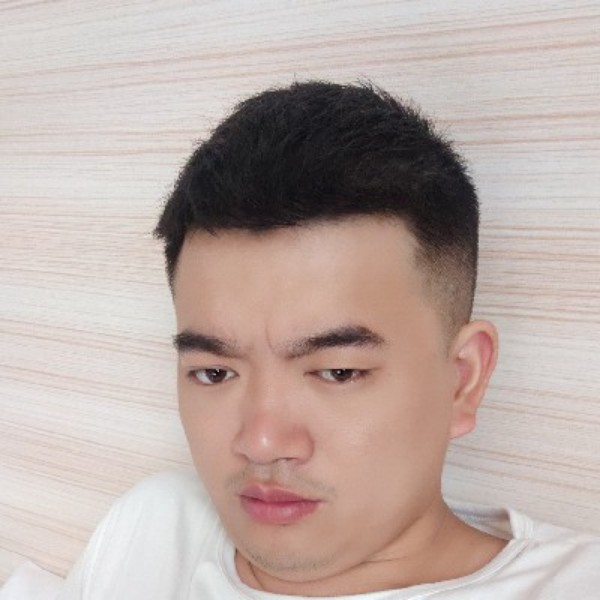 音响吃醋高挑的照片