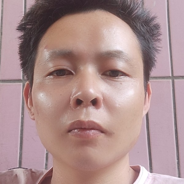 孤獨守護的照片