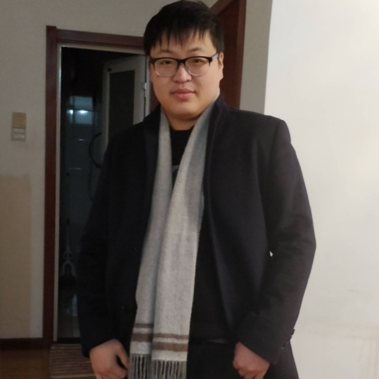 开心闻枫叶的照片