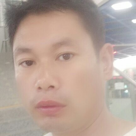优雅闻春天的照片