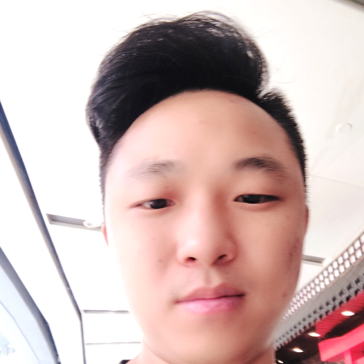 敷衍我的笑的照片