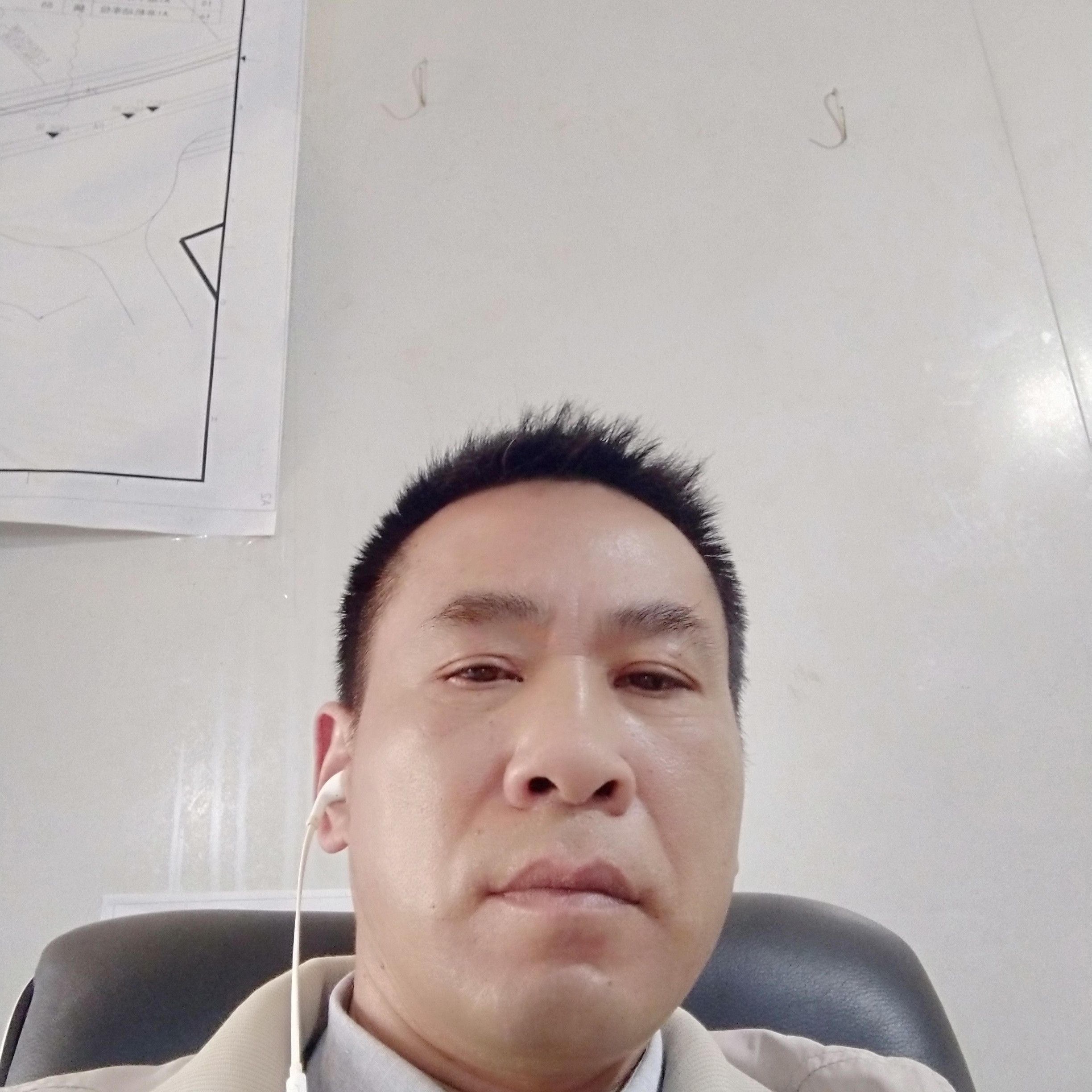 旧颜深拥笑点低的照片