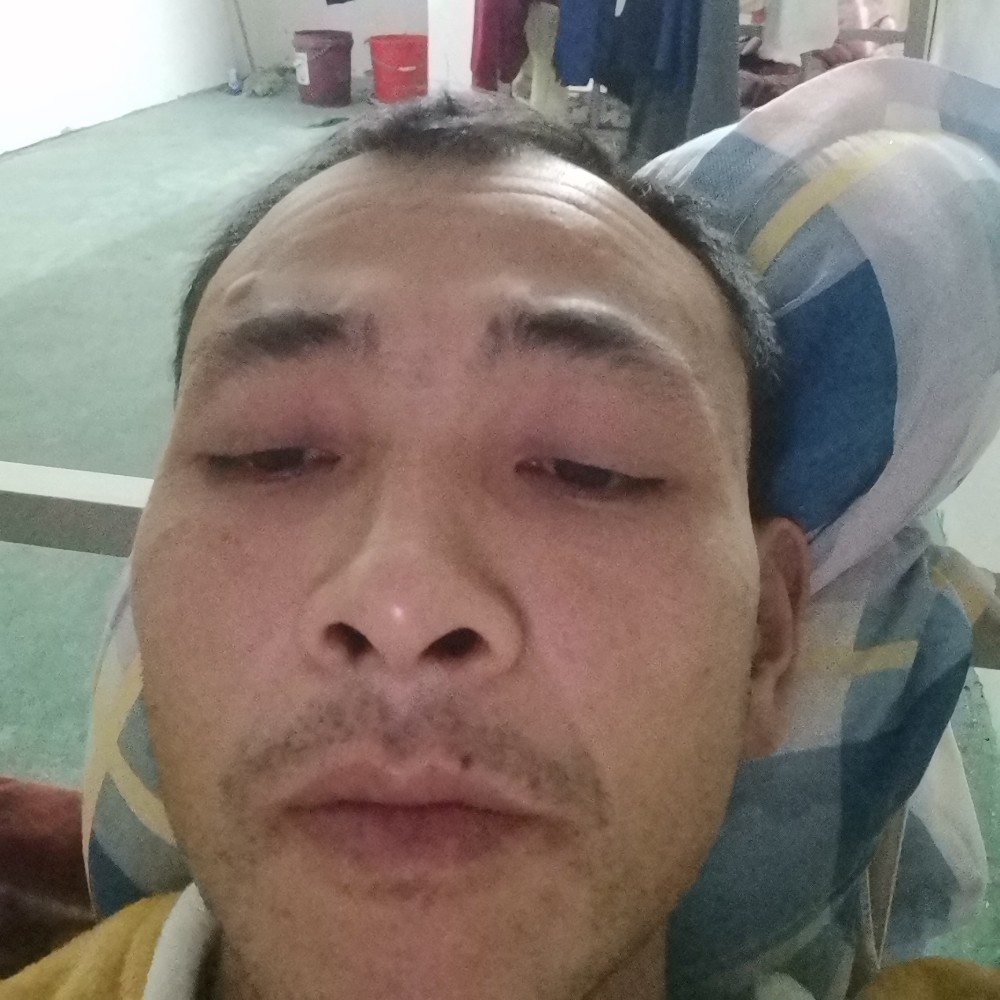 秋天的第一杯奶茶的照片