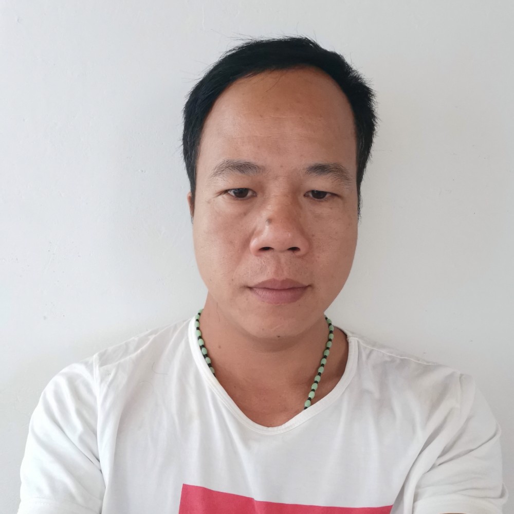唐爵的照片