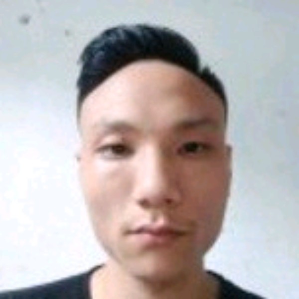 单身拿羽毛的照片