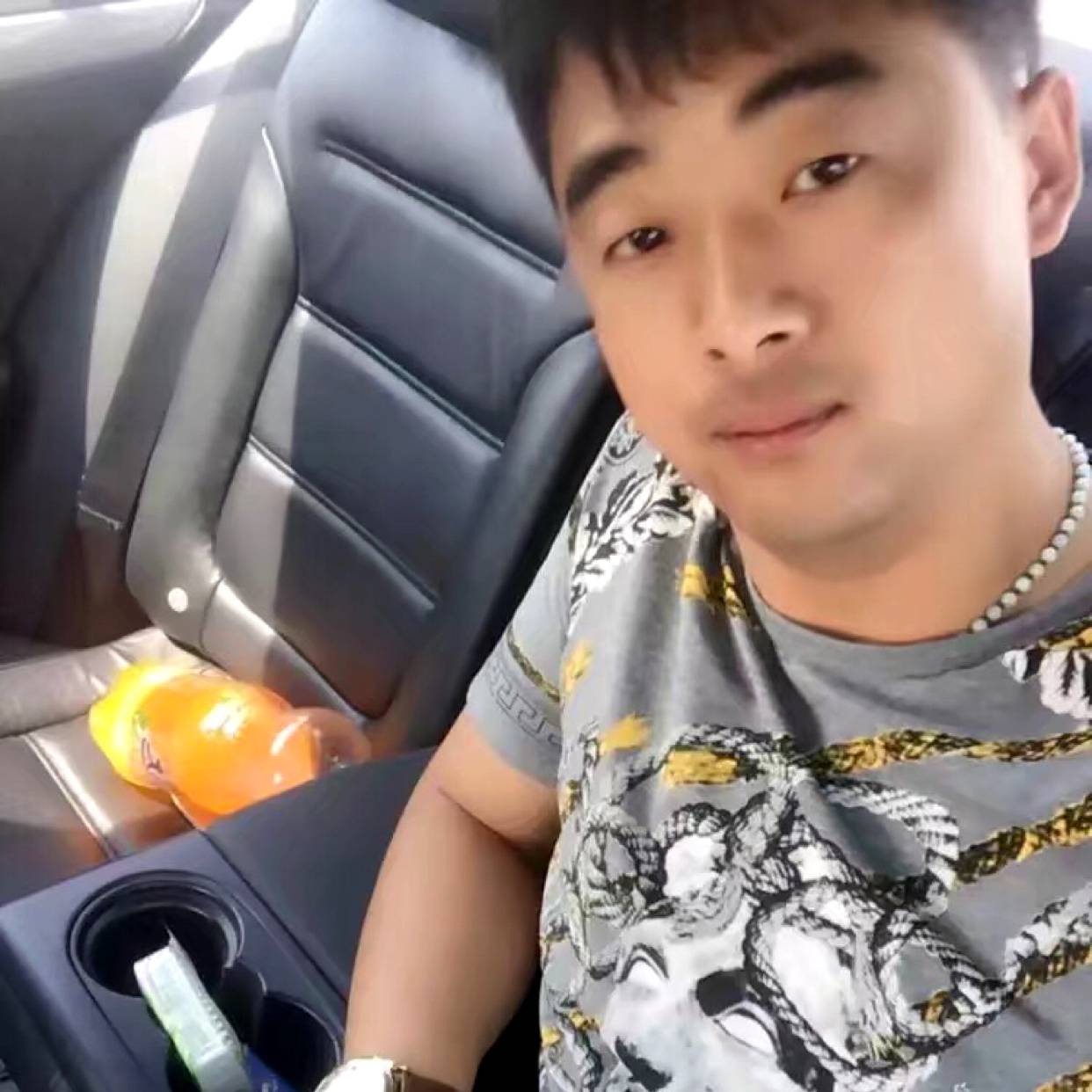 凉面的欠你的的照片