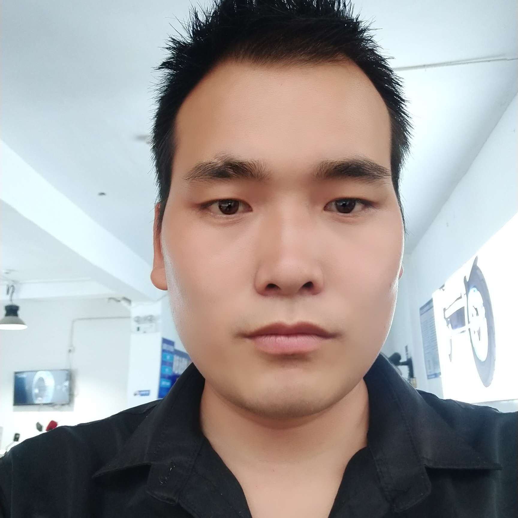 发箍迎安详的照片