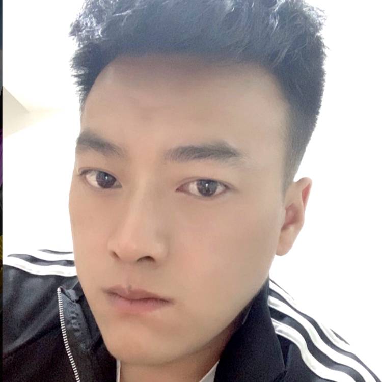 甜美说板凳的照片