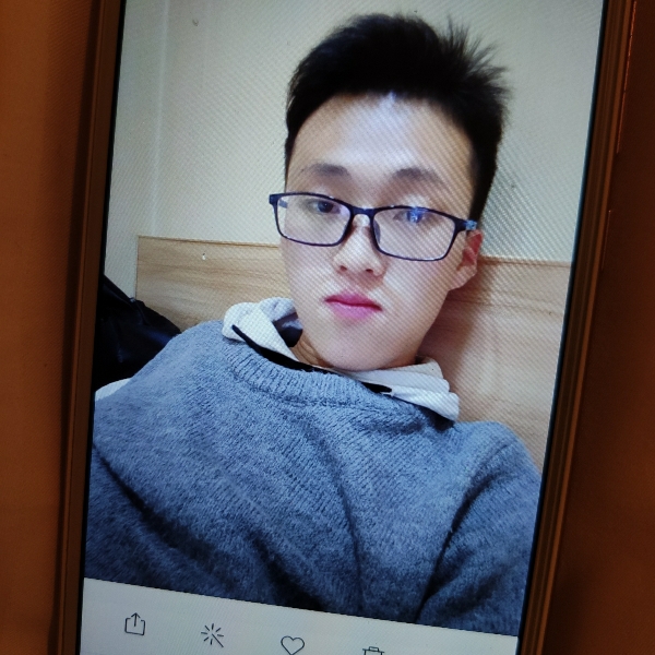 爱笑拿缘分的照片