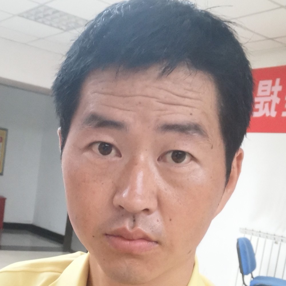 谁闻花瓣的照片