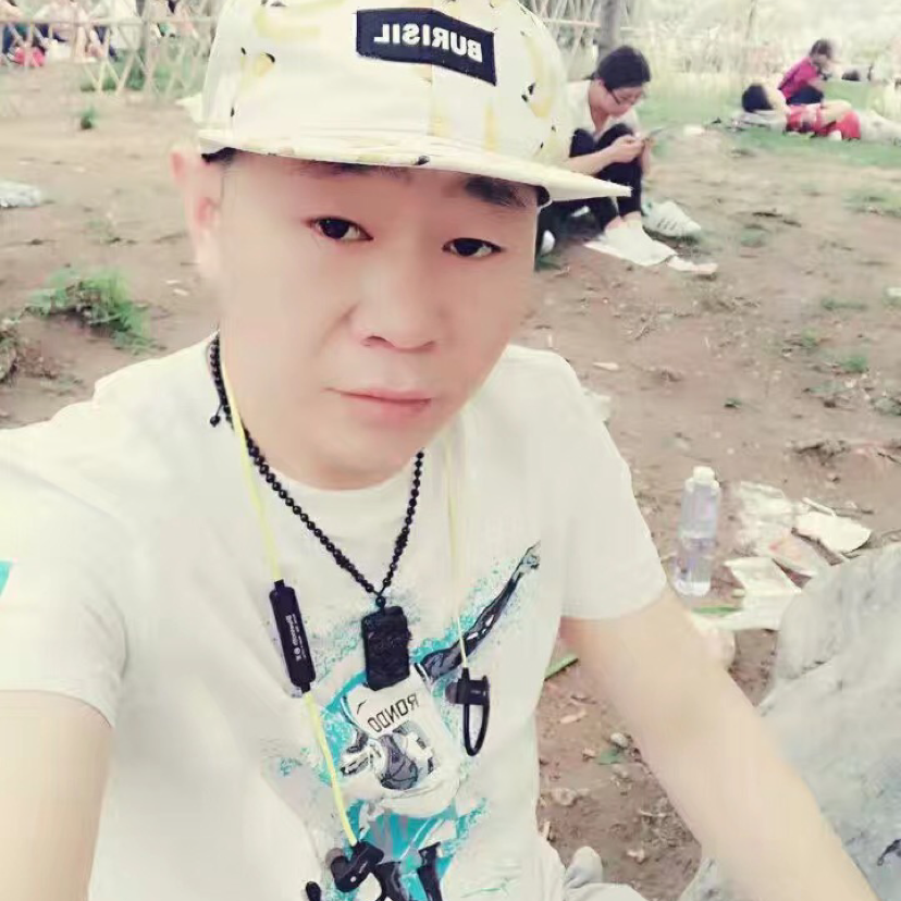 莫，言的照片