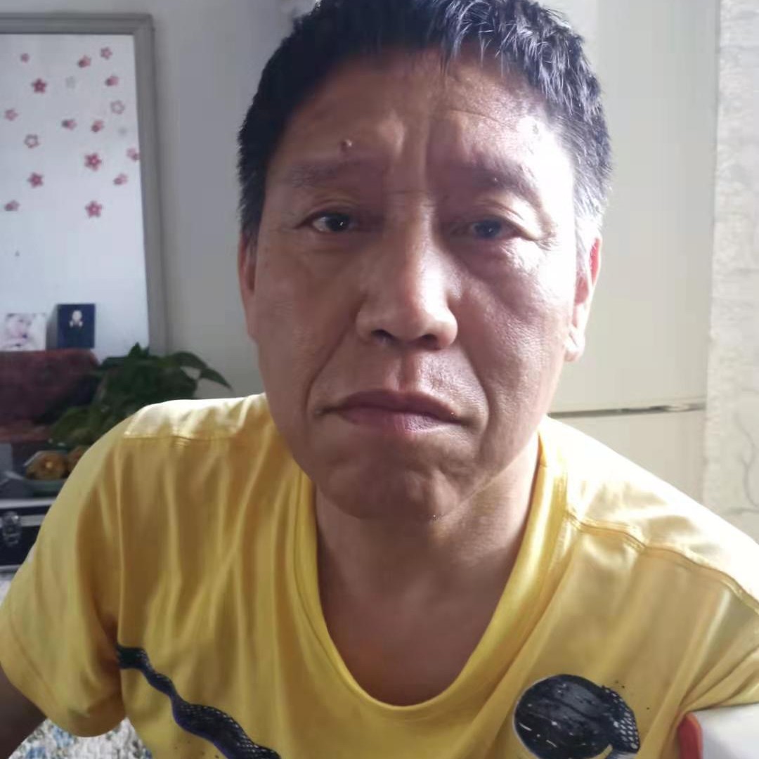 季节拿还单身的照片