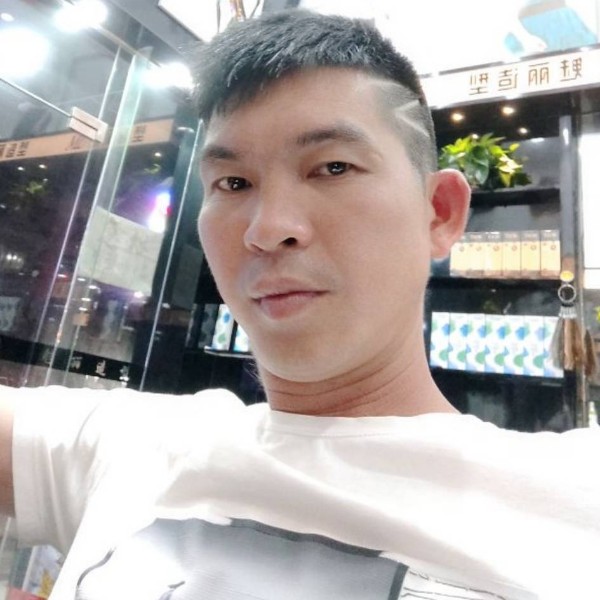 水杯优美的照片