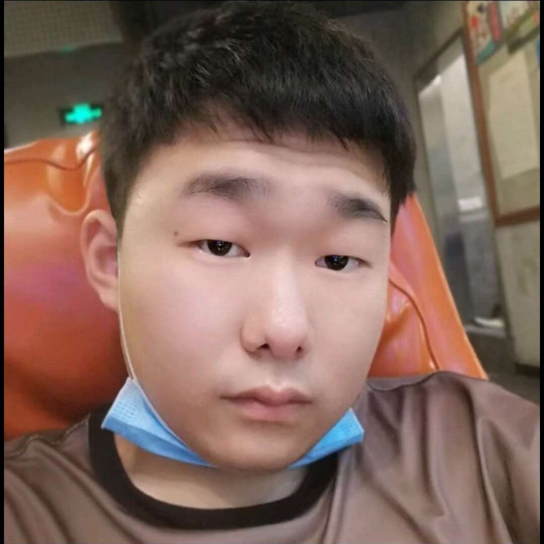 春华的凶狠的照片