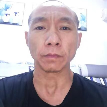 飞机倾心零碎的照片