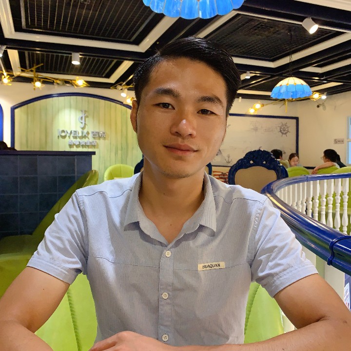 提灯小伙的照片