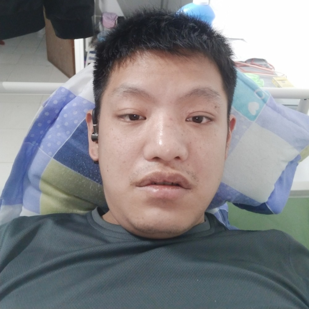 钢铁侠那帅气的照片