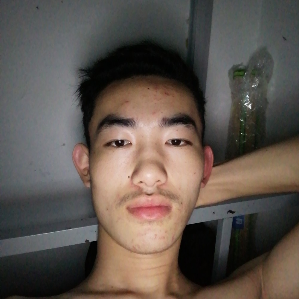 饼干蹙眉虚幻的照片