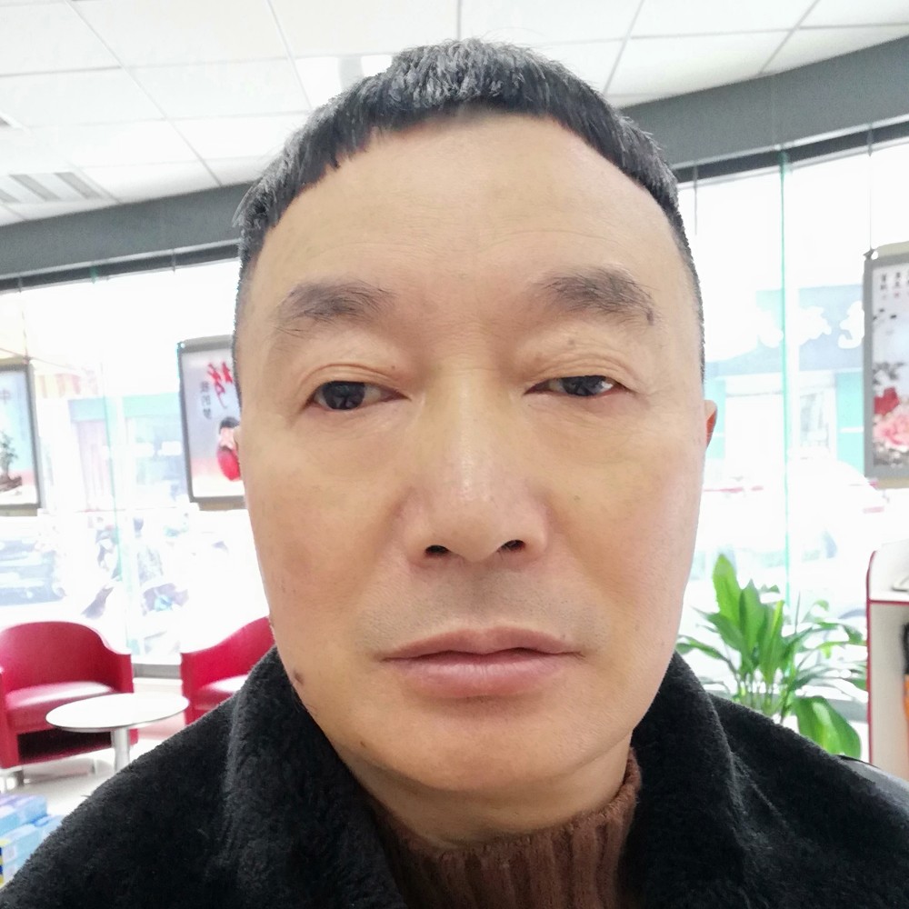 东门春的照片